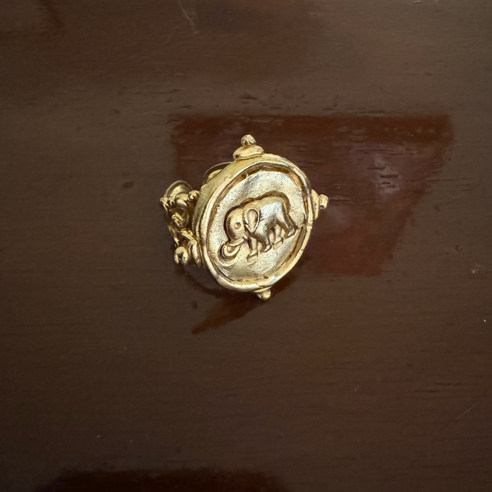Susan Shaw Elephant Ring
